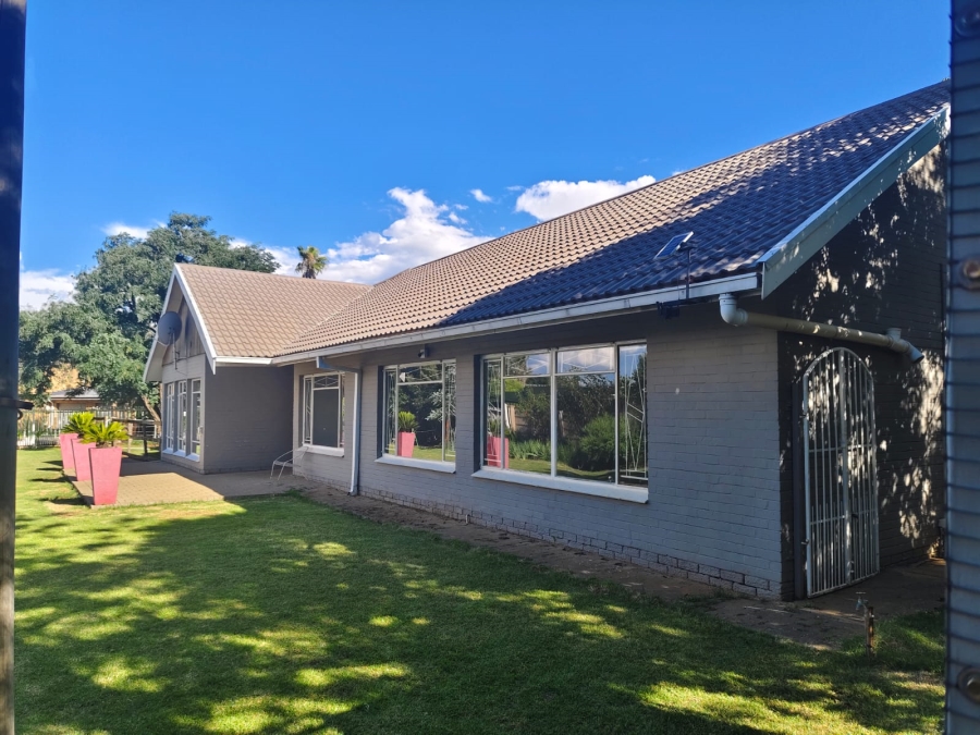 4 Bedroom Property for Sale in Fichardt Park Free State